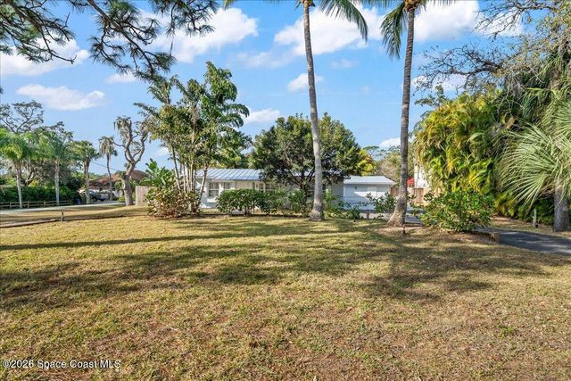 9670 Mockingbird Lane, Sebastian, FL 32976