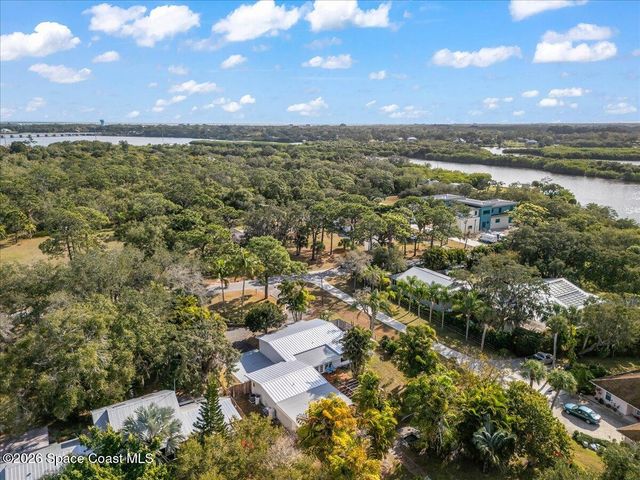 9670 Mockingbird Lane, Sebastian, FL 32976