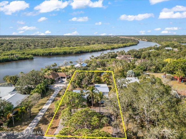 9670 Mockingbird Lane, Sebastian, FL 32976