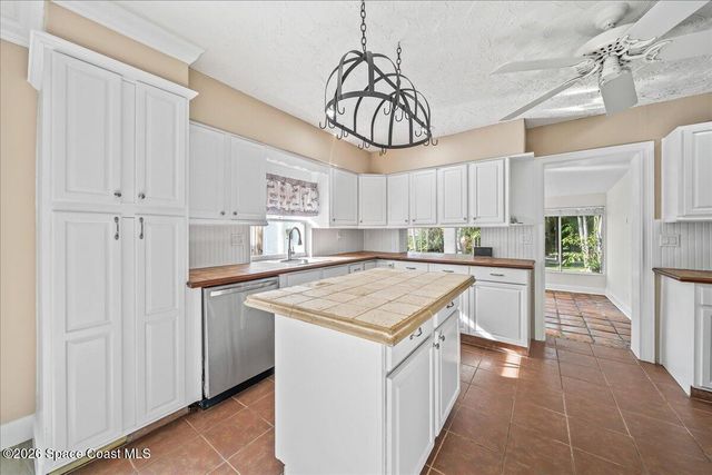 9670 Mockingbird Lane, Sebastian, FL 32976
