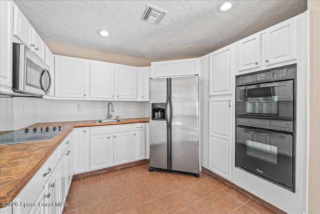 9670 Mockingbird Lane, Sebastian, FL 32976