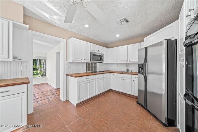 9670 Mockingbird Lane, Sebastian, FL 32976