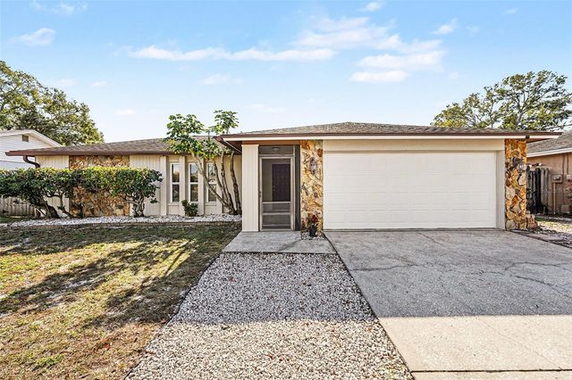 8390 SOMERSET DRIVE, Largo, FL 33773