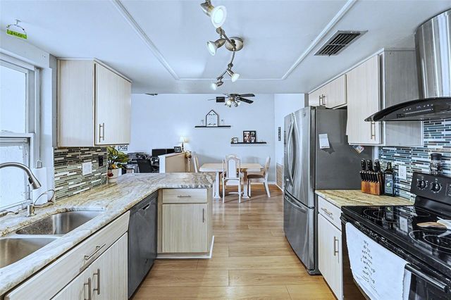 8390 SOMERSET DRIVE, Largo, FL 33773