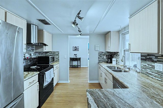 8390 SOMERSET DRIVE, Largo, FL 33773