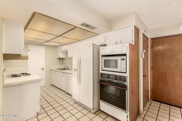 5937 W COOLIDGE Street, Phoenix, AZ 85033