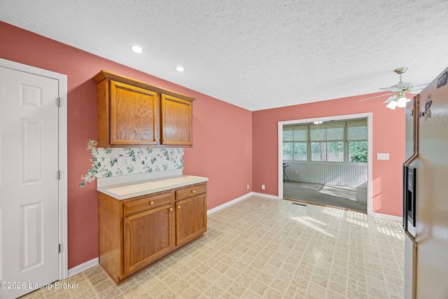 703 Eastgate Village Pl, Louisville, KY 40223