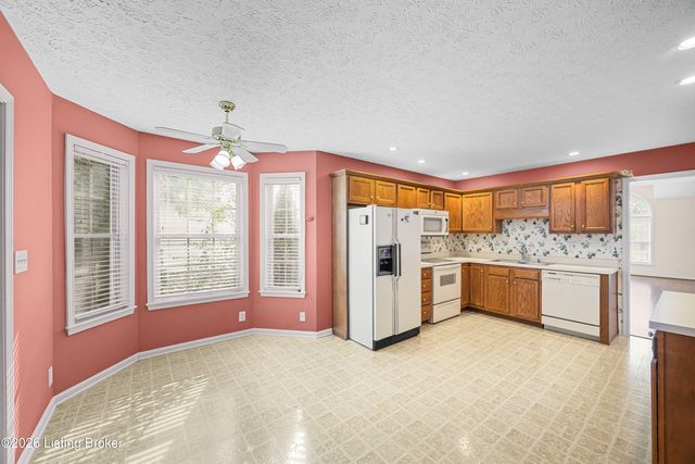 703 Eastgate Village Pl, Louisville, KY 40223
