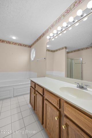 703 Eastgate Village Pl, Louisville, KY 40223