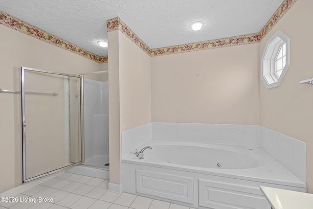 703 Eastgate Village Pl, Louisville, KY 40223