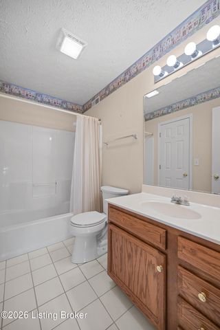 703 Eastgate Village Pl, Louisville, KY 40223