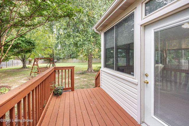 703 Eastgate Village Pl, Louisville, KY 40223