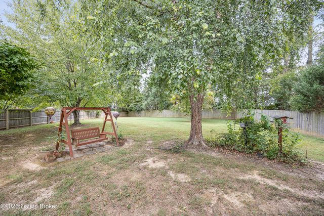 703 Eastgate Village Pl, Louisville, KY 40223