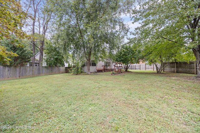 703 Eastgate Village Pl, Louisville, KY 40223