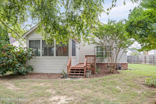 703 Eastgate Village Pl, Louisville, KY 40223