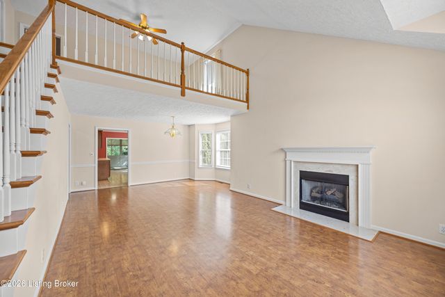 703 Eastgate Village Pl, Louisville, KY 40223