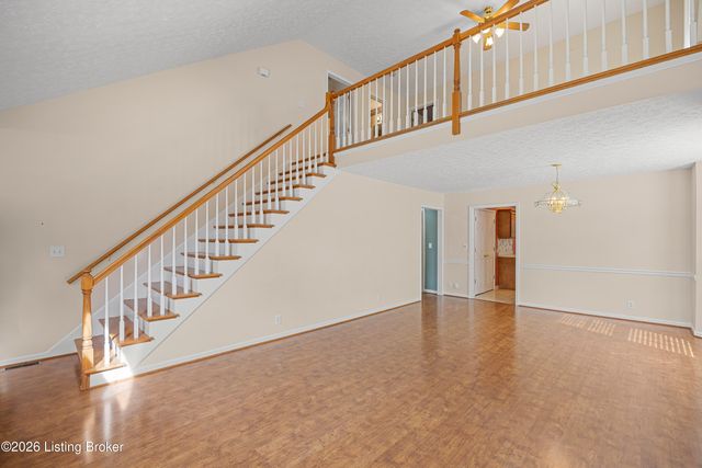 703 Eastgate Village Pl, Louisville, KY 40223