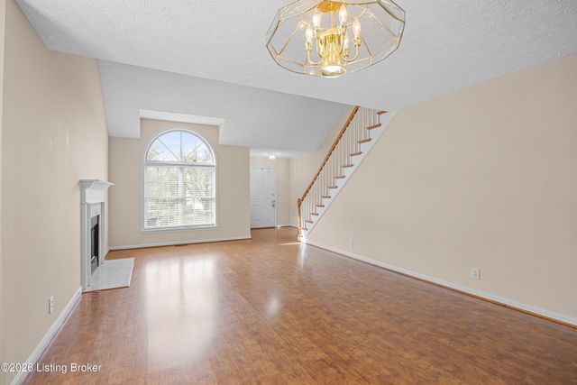 703 Eastgate Village Pl, Louisville, KY 40223