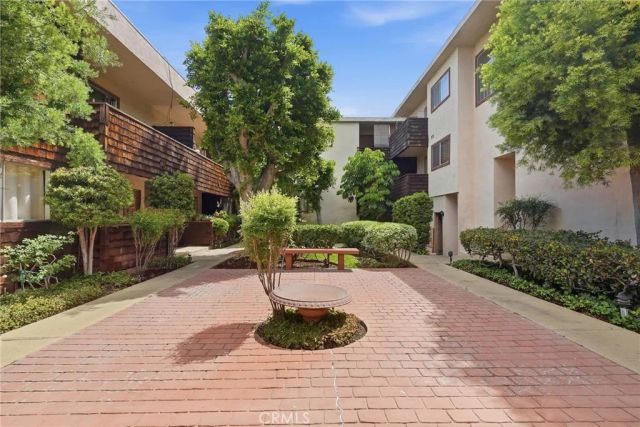 5414 Newcastle Avenue 50, Encino, CA 91316