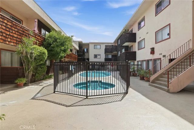 5414 Newcastle Avenue 50, Encino, CA 91316