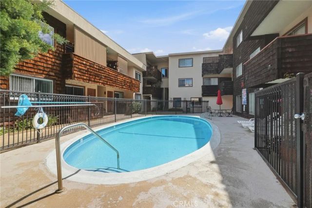5414 Newcastle Avenue 50, Encino, CA 91316