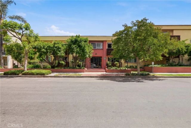 5414 Newcastle Avenue 50, Encino, CA 91316