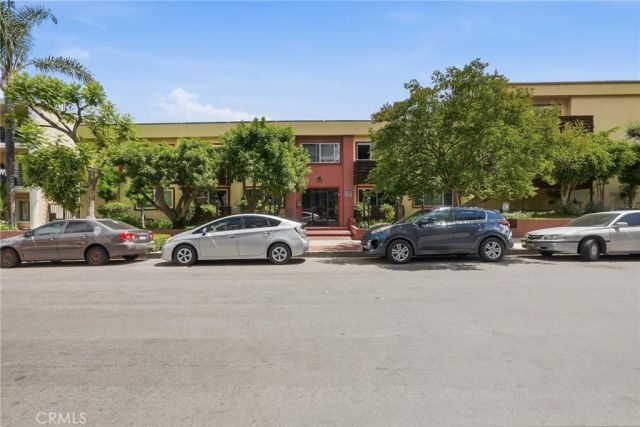 5414 Newcastle Avenue 50, Encino, CA 91316
