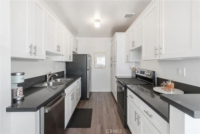 5414 Newcastle Avenue 50, Encino, CA 91316
