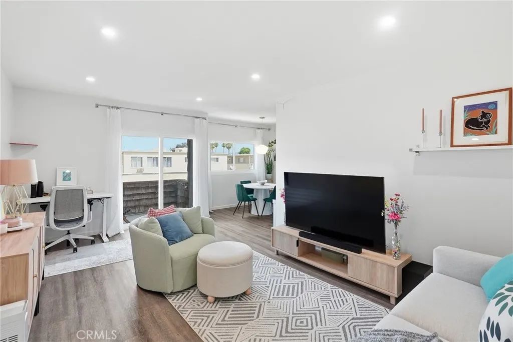 5414 Newcastle Avenue 50, Encino, CA 91316