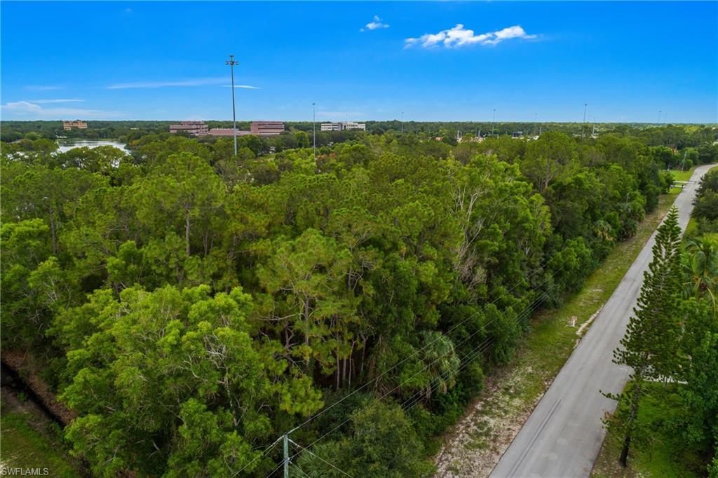 620 Soll ST, NAPLES, FL 34109 — photo 4
