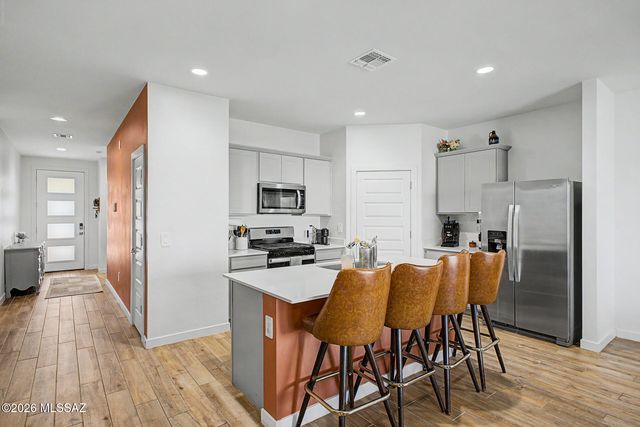 530 W Lexington Street, Vail, AZ 85641