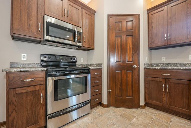 11919 Edgerton Road, New Haven, IN 46774