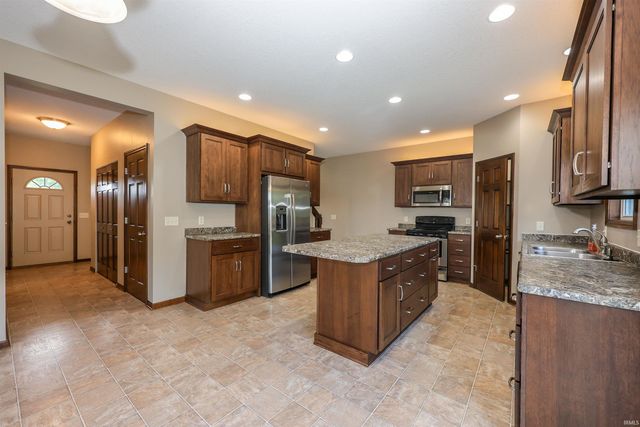11919 Edgerton Road, New Haven, IN 46774