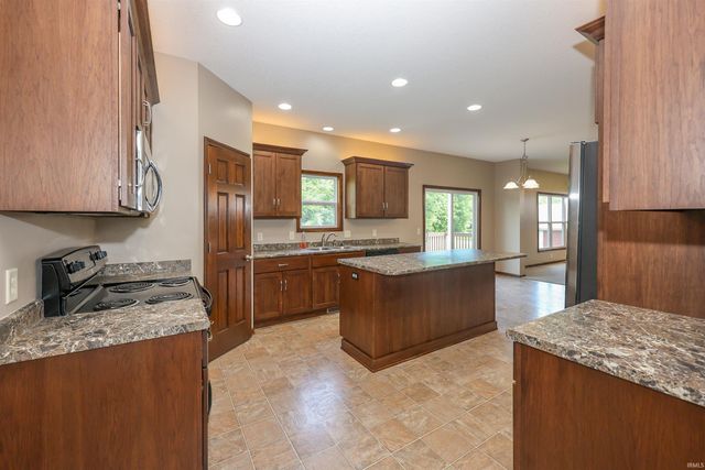 11919 Edgerton Road, New Haven, IN 46774