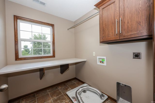11919 Edgerton Road, New Haven, IN 46774