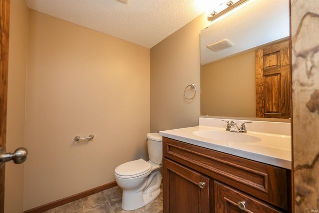 11919 Edgerton Road, New Haven, IN 46774