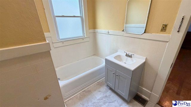 315 Parkview Cir, Florence, SC 29501