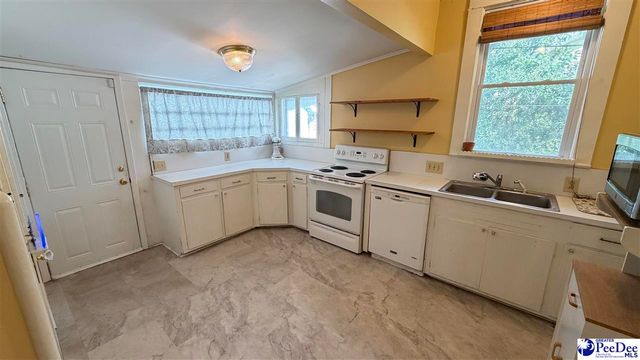 315 Parkview Cir, Florence, SC 29501