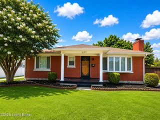 1853 Mary Catherine Dr, Louisville, KY 40216