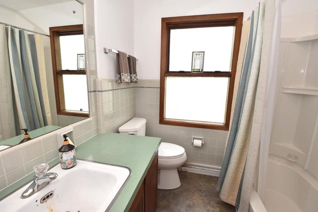 3421 Saint Clair STREET, Racine, WI 53402