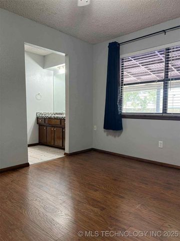 1924 9th NW, Ardmore, OK 73401