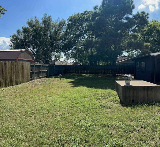 1924 9th NW, Ardmore, OK 73401