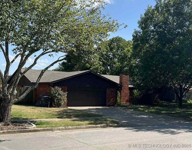 1924 9th NW, Ardmore, OK 73401