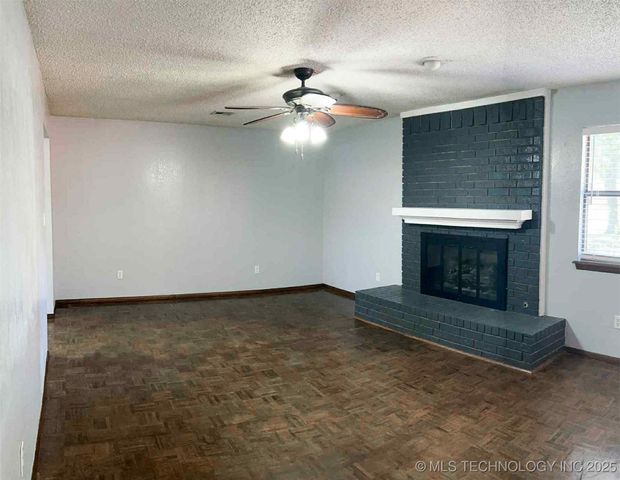 1924 9th NW, Ardmore, OK 73401