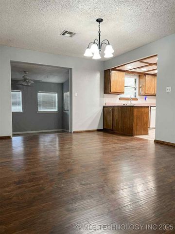 1924 9th NW, Ardmore, OK 73401