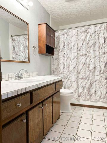 1924 9th NW, Ardmore, OK 73401