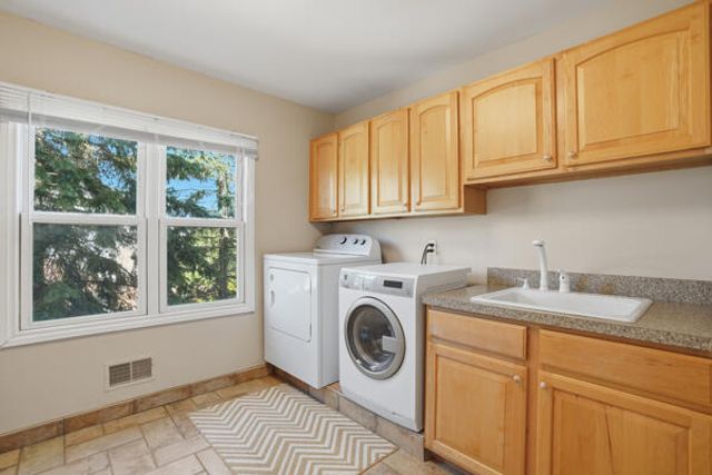 5693 Strawberry Circle, Commerce Twp, MI 48382