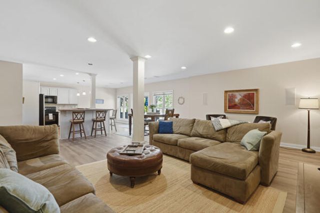 5693 Strawberry Circle, Commerce Twp, MI 48382
