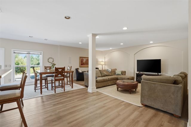 5693 Strawberry Circle, Commerce Twp, MI 48382