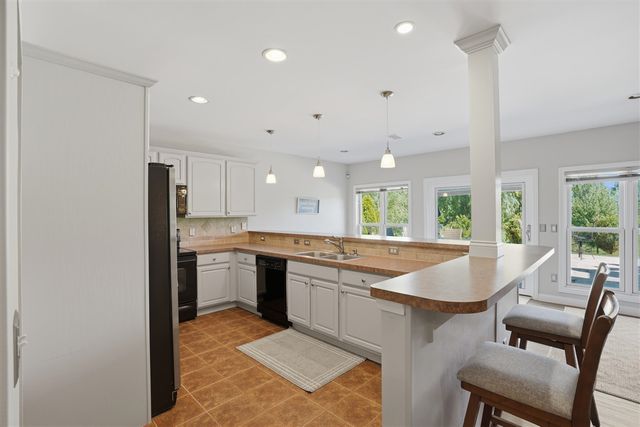 5693 Strawberry Circle, Commerce Twp, MI 48382